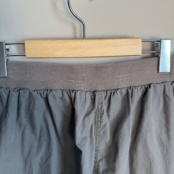 BM Women's Pull On Cargo Capri Pants Gray Size 12 Summer Casual Grunge - Picture 6 of 14